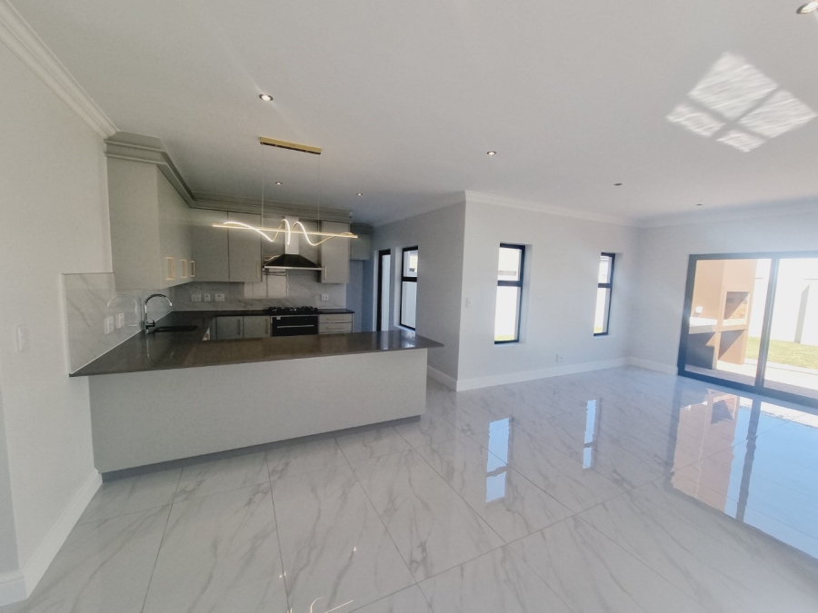 4 Bedroom Property for Sale in Sandown Western Cape